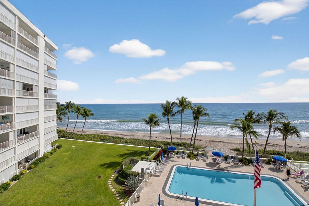 For Sale: $674,900 (2 beds, 2 baths, 988 Square Feet)