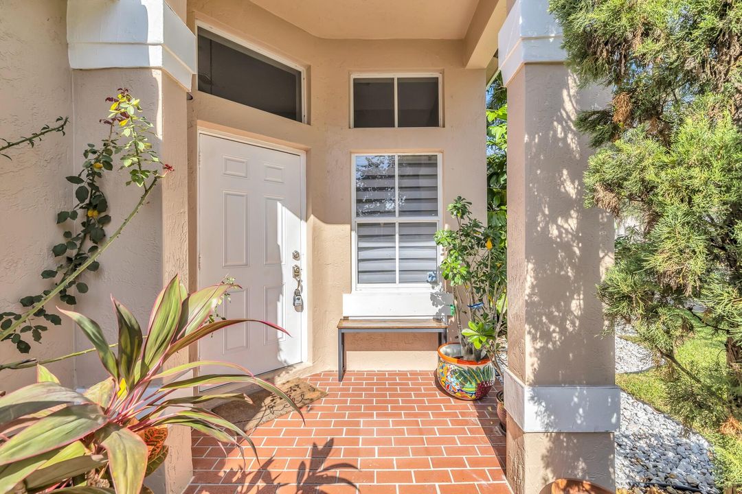 Activo con contrato: $4,000 (3 camas, 2 baños, 1505 Pies cuadrados)