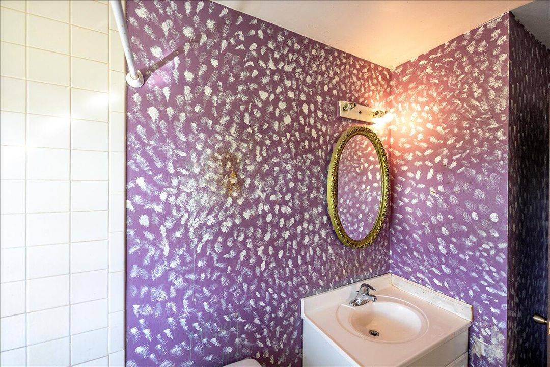 待售: $210,000 (3 贝兹, 1 浴室, 1053 平方英尺)