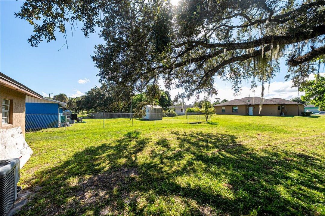 待售: $210,000 (3 贝兹, 1 浴室, 1053 平方英尺)