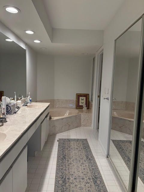 合同活跃: $9,500 (2 贝兹, 2 浴室, 1705 平方英尺)