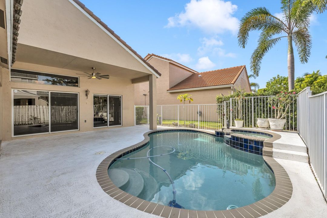 Activo con contrato: $4,000 (3 camas, 2 baños, 1505 Pies cuadrados)