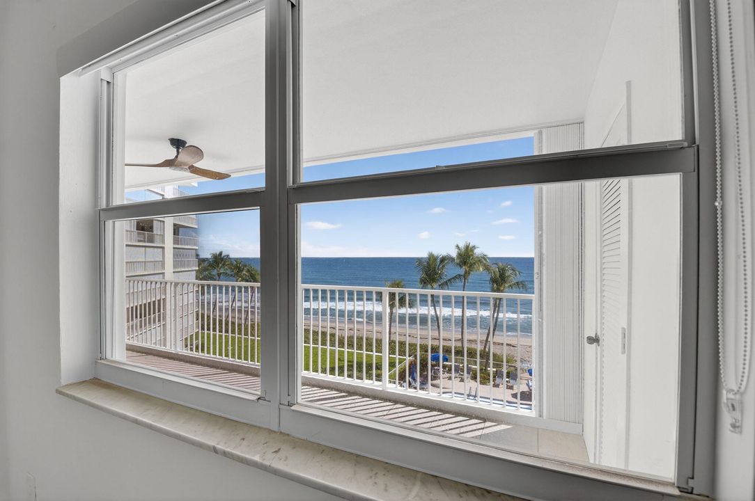 For Sale: $674,900 (2 beds, 2 baths, 988 Square Feet)