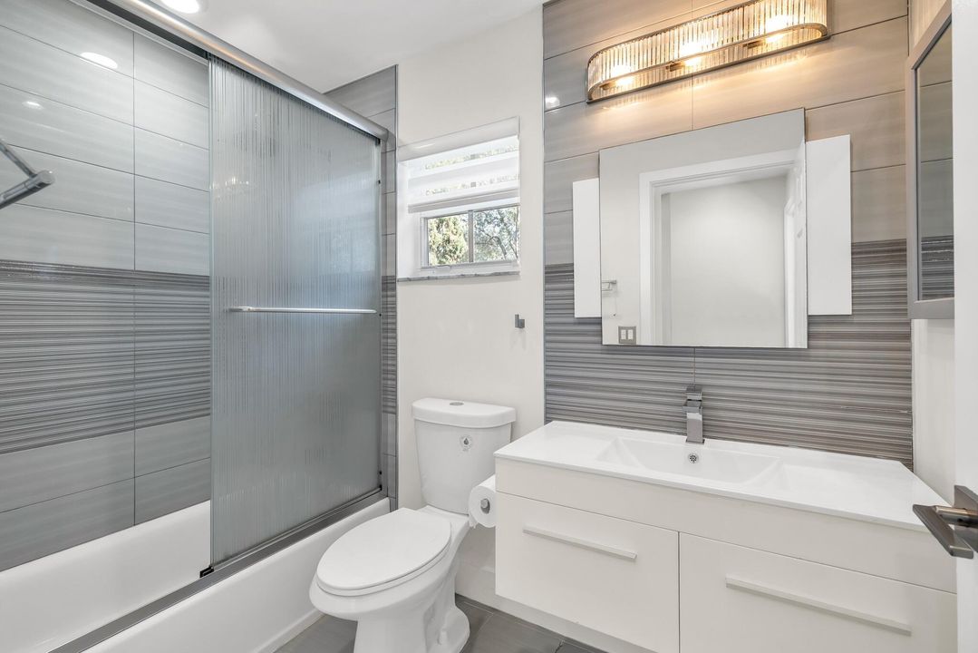 Activo con contrato: $4,000 (3 camas, 2 baños, 1505 Pies cuadrados)