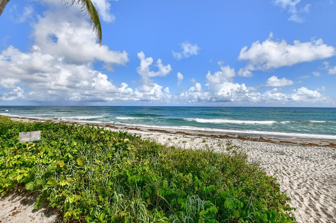 For Sale: $674,900 (2 beds, 2 baths, 988 Square Feet)