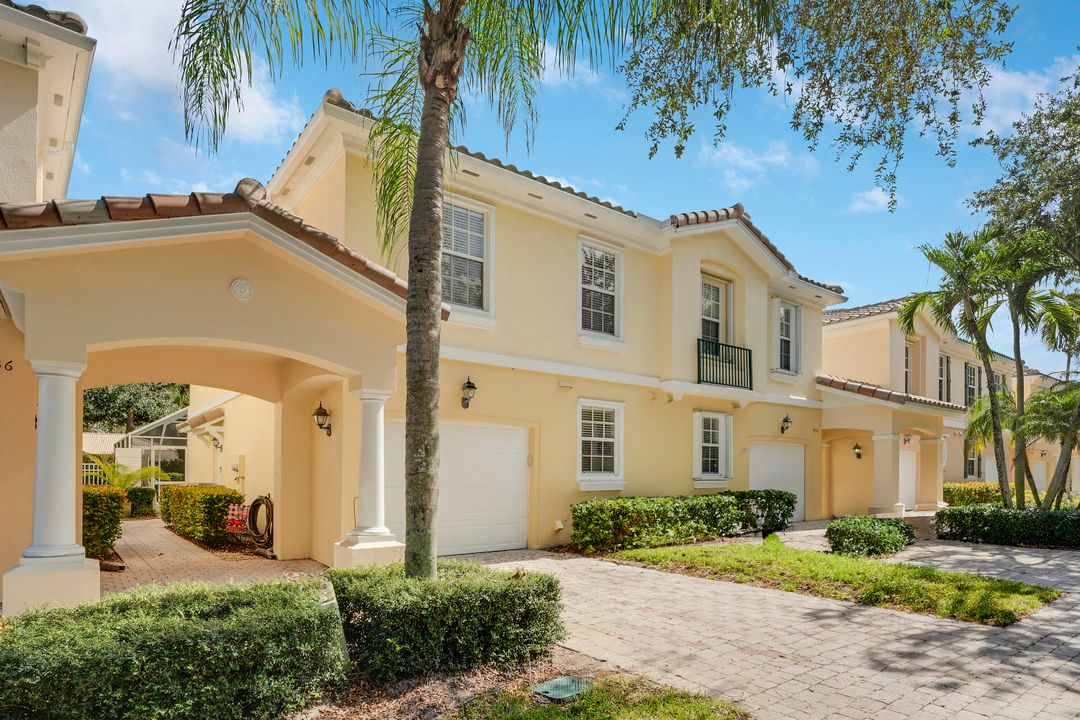 Active With Contract: $540,000 (3 beds, 2 baths, 1570 Square Feet)