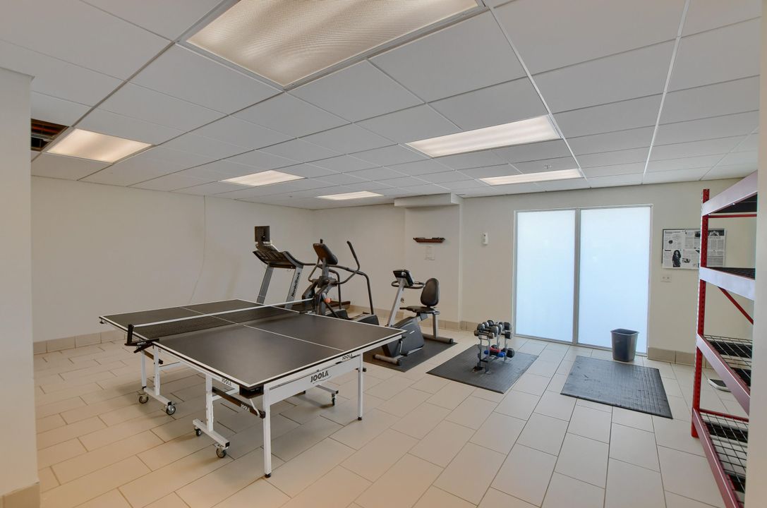 For Sale: $674,900 (2 beds, 2 baths, 988 Square Feet)