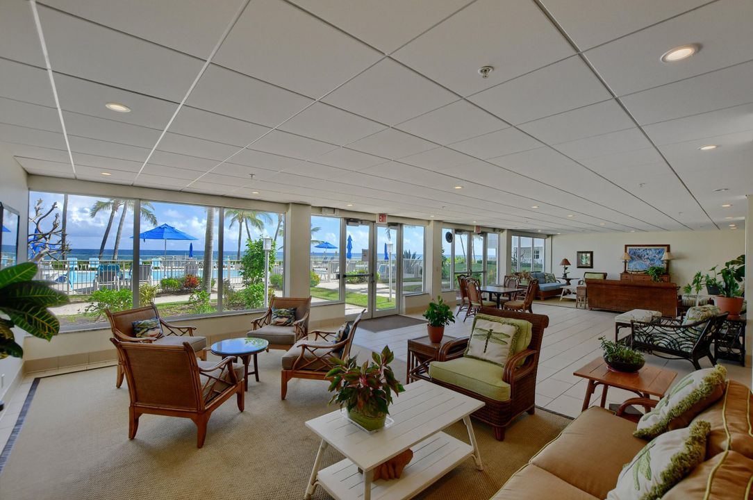 For Sale: $674,900 (2 beds, 2 baths, 988 Square Feet)