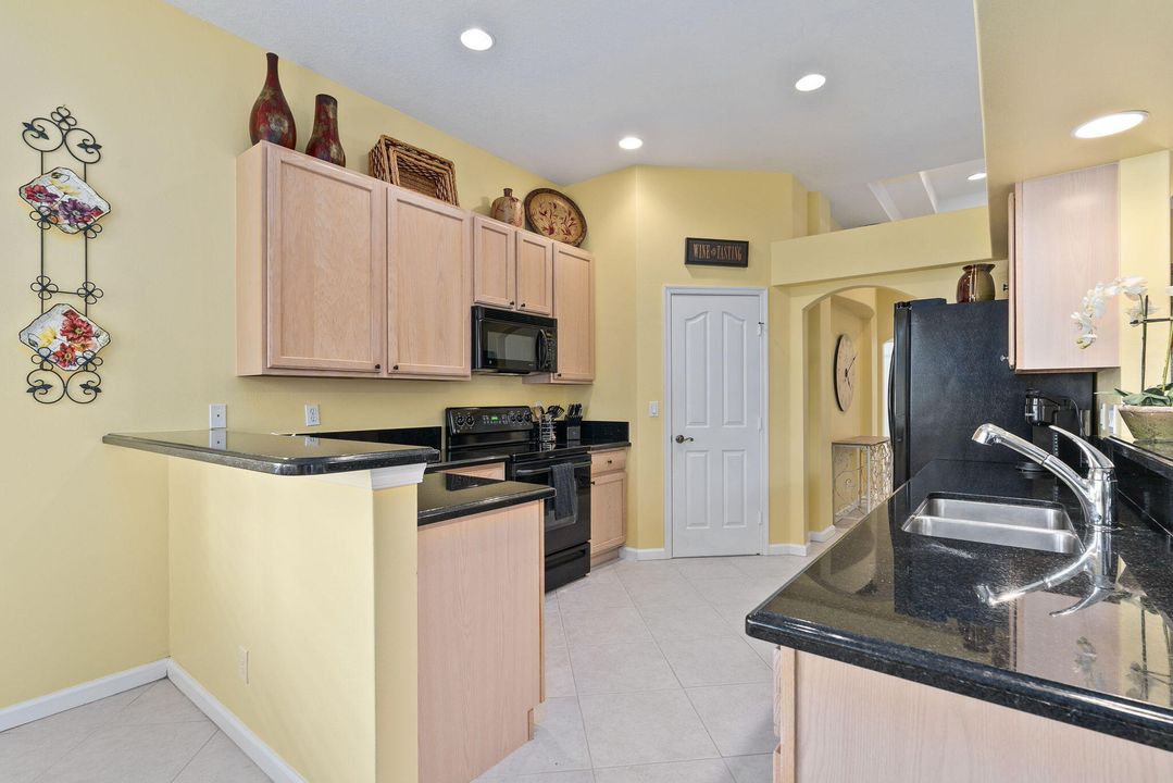 На продажу: $554,000 (3 спален, 2 ванн, 1907 Квадратных фут)