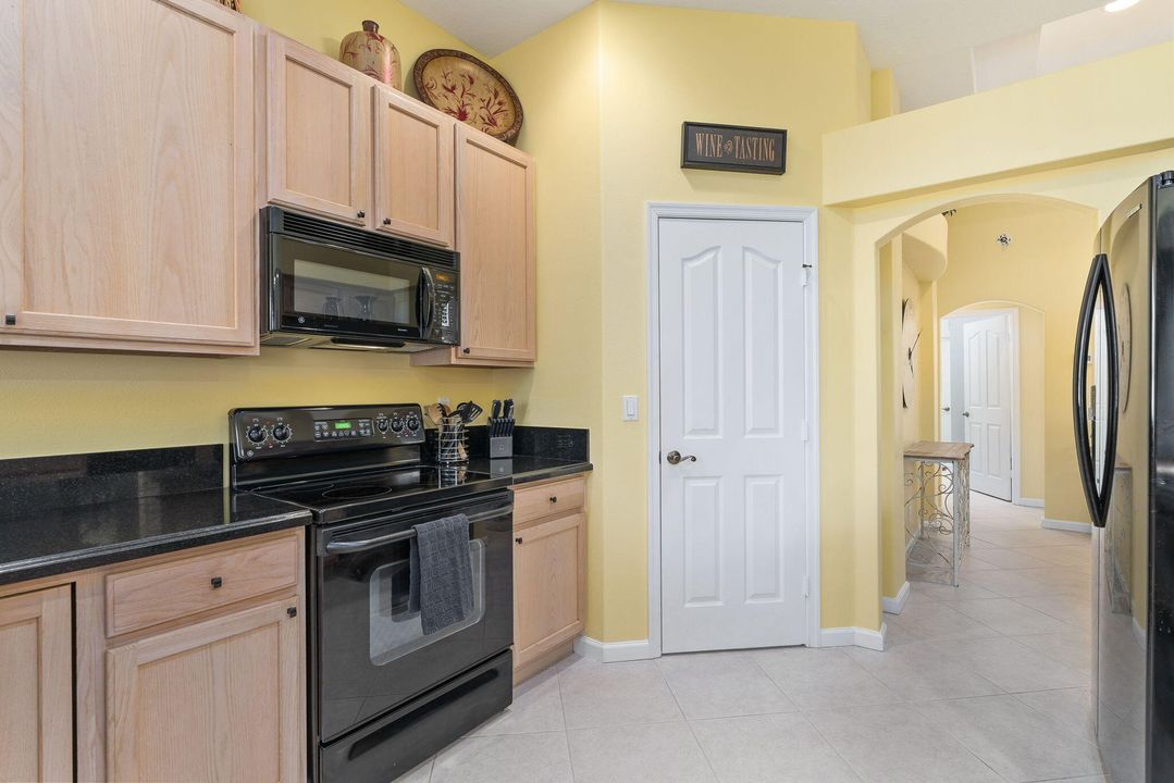 На продажу: $554,000 (3 спален, 2 ванн, 1907 Квадратных фут)