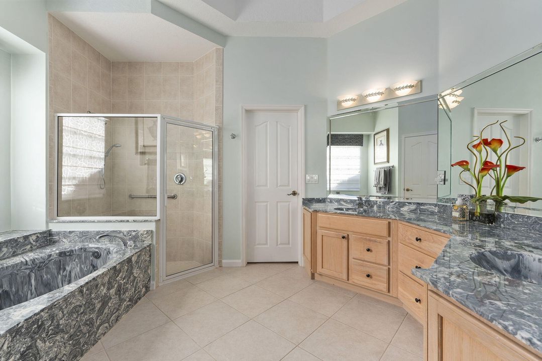 На продажу: $554,000 (3 спален, 2 ванн, 1907 Квадратных фут)