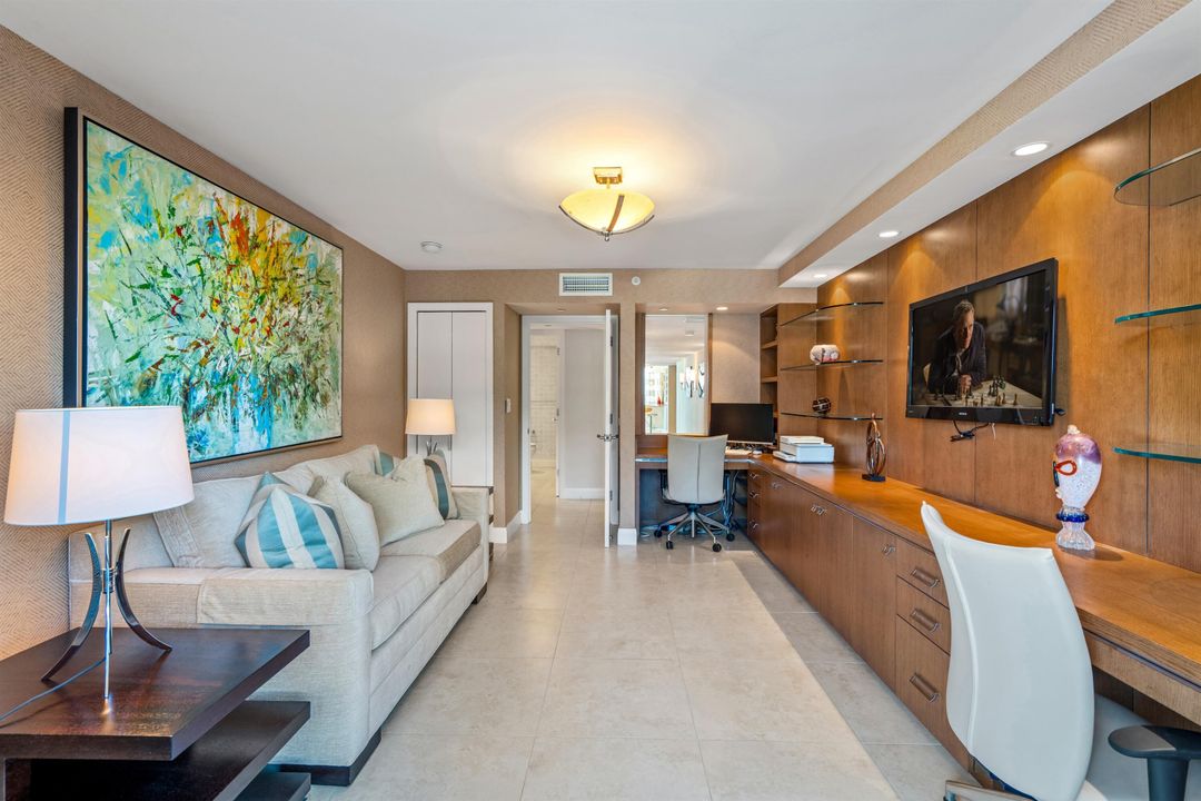 For Sale: $2,295,000 (3 beds, 2 baths, 2100 Square Feet)