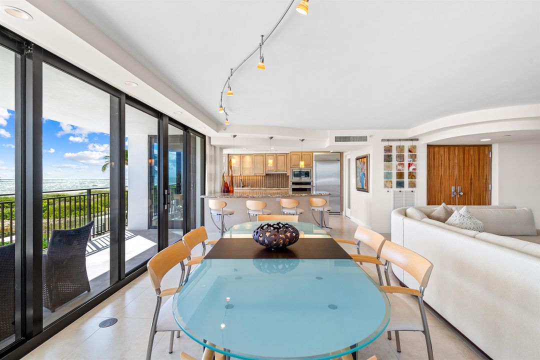 For Sale: $2,295,000 (3 beds, 2 baths, 2100 Square Feet)