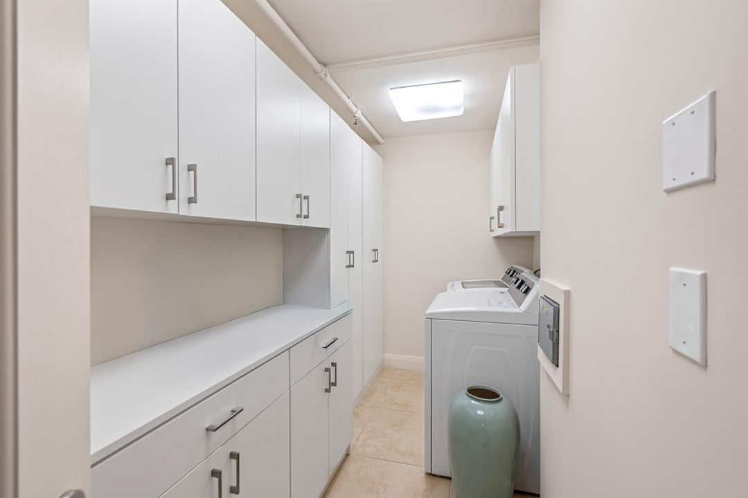 For Sale: $2,295,000 (3 beds, 2 baths, 2100 Square Feet)