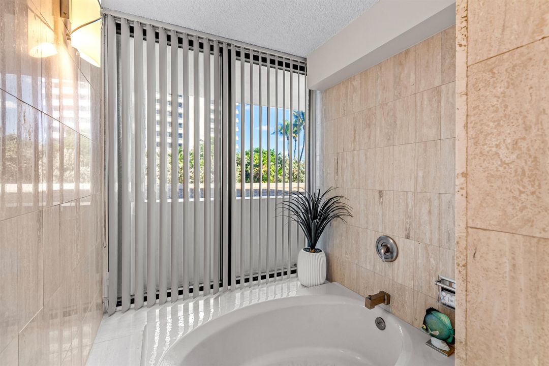 For Sale: $2,295,000 (3 beds, 2 baths, 2100 Square Feet)