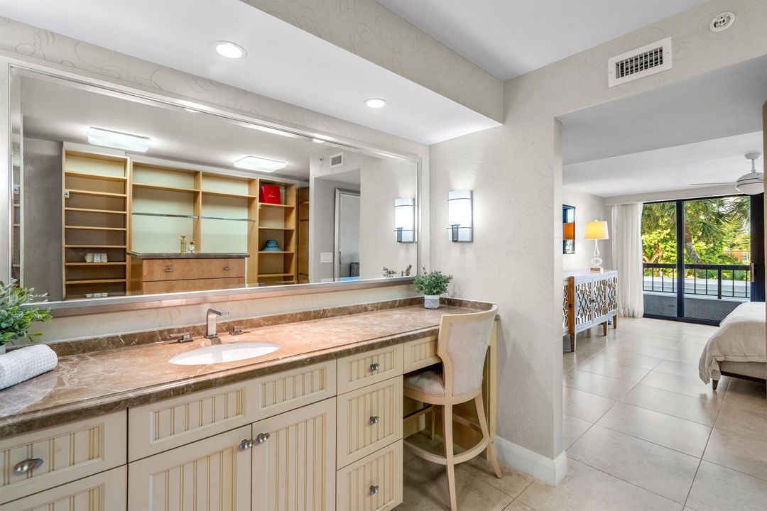 For Sale: $2,295,000 (3 beds, 2 baths, 2100 Square Feet)