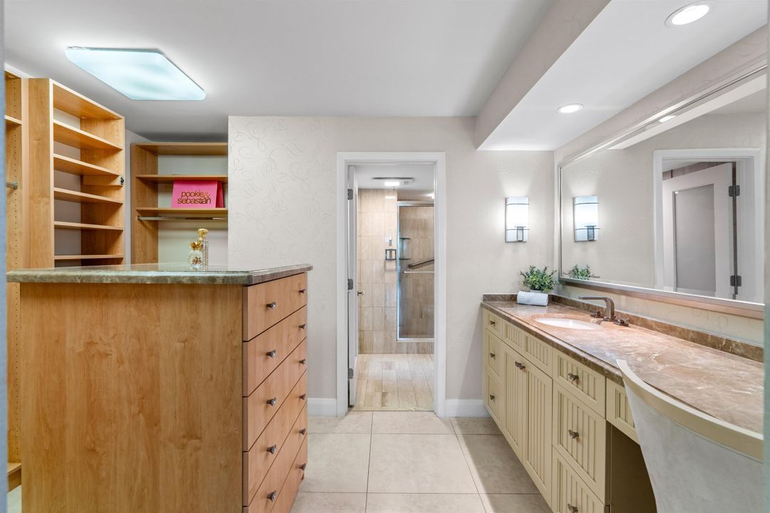 For Sale: $2,295,000 (3 beds, 2 baths, 2100 Square Feet)