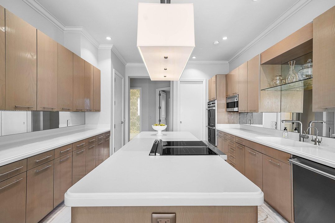 For Rent: $28,500 (3 beds, 4 baths, 4601 Square Feet)