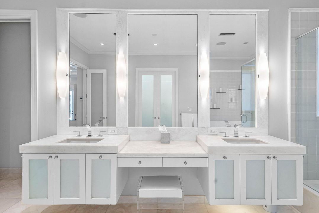 For Rent: $28,500 (3 beds, 4 baths, 4601 Square Feet)