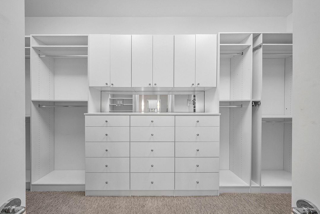 For Rent: $28,500 (3 beds, 4 baths, 4601 Square Feet)