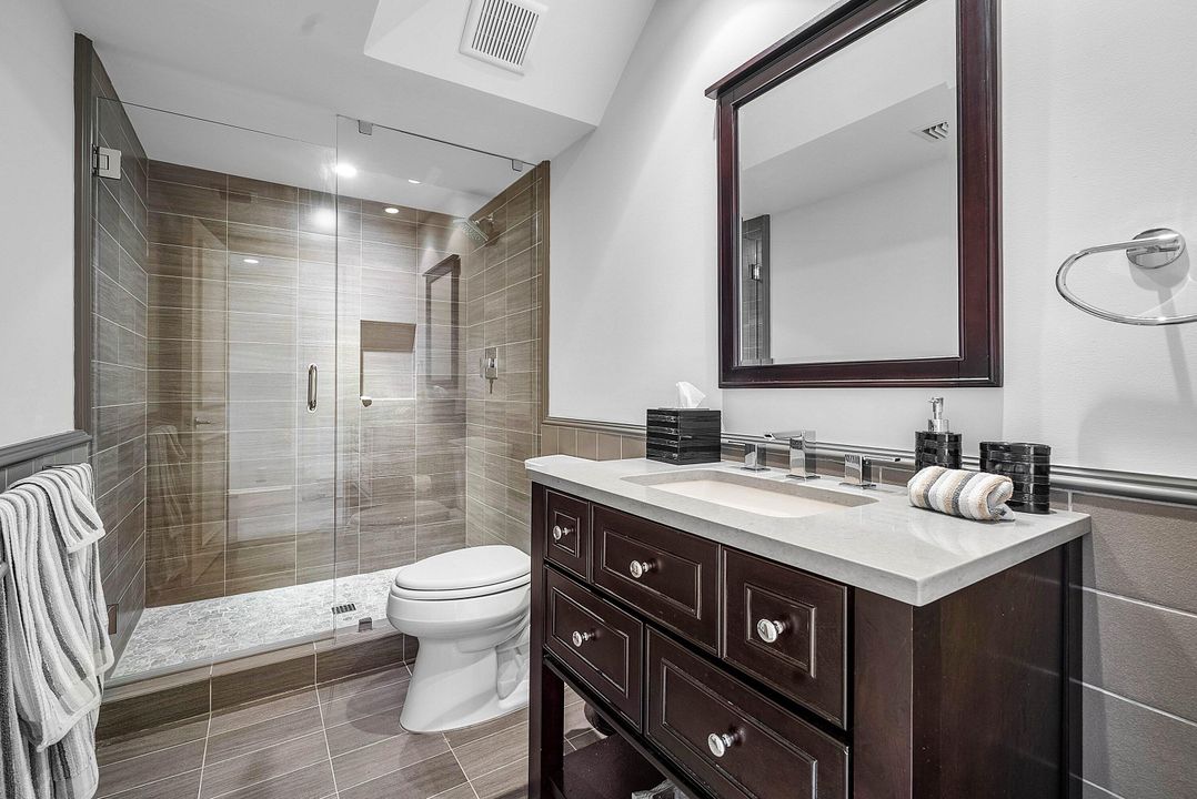 For Rent: $28,500 (3 beds, 4 baths, 4601 Square Feet)