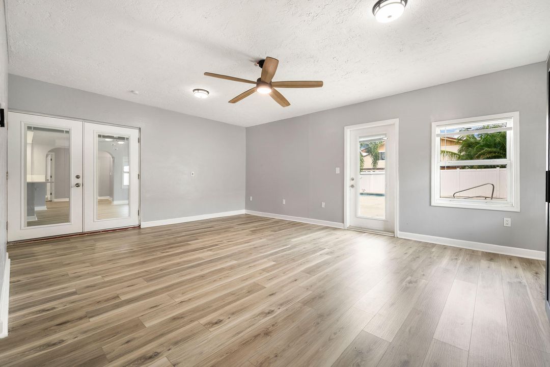 出租: $6,500 (5 贝兹, 3 浴室, 2370 平方英尺)