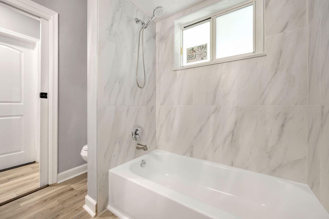 出租: $6,500 (5 贝兹, 3 浴室, 2370 平方英尺)