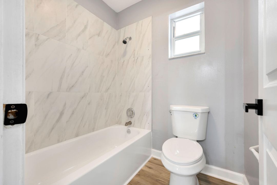 出租: $6,500 (5 贝兹, 3 浴室, 2370 平方英尺)