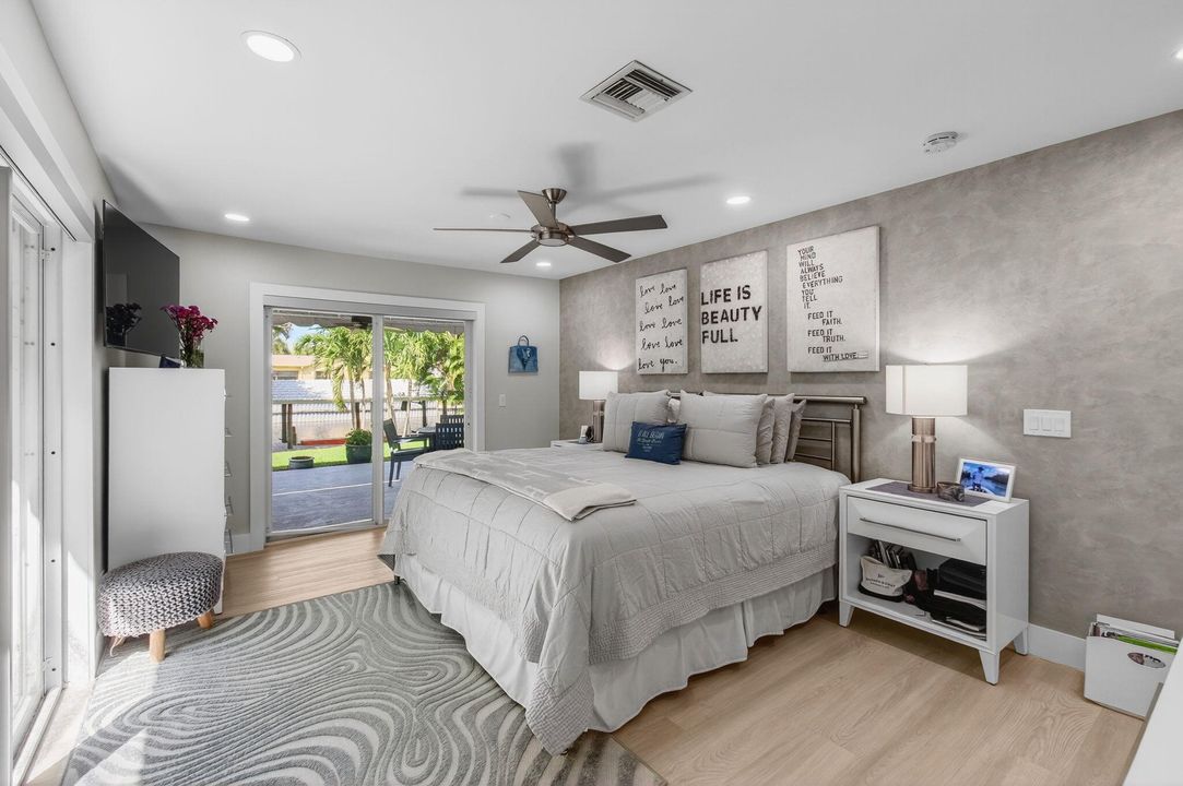 合同活跃: $1,875,000 (3 贝兹, 2 浴室, 1944 平方英尺)