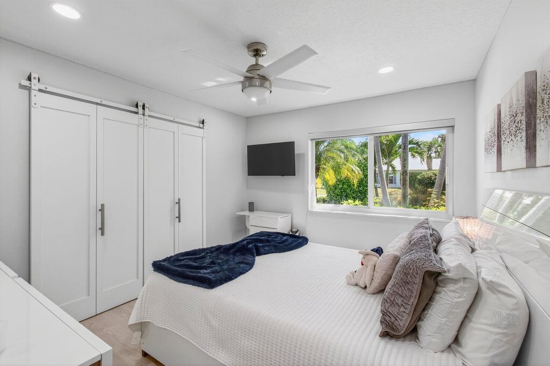 合同活跃: $1,875,000 (3 贝兹, 2 浴室, 1944 平方英尺)