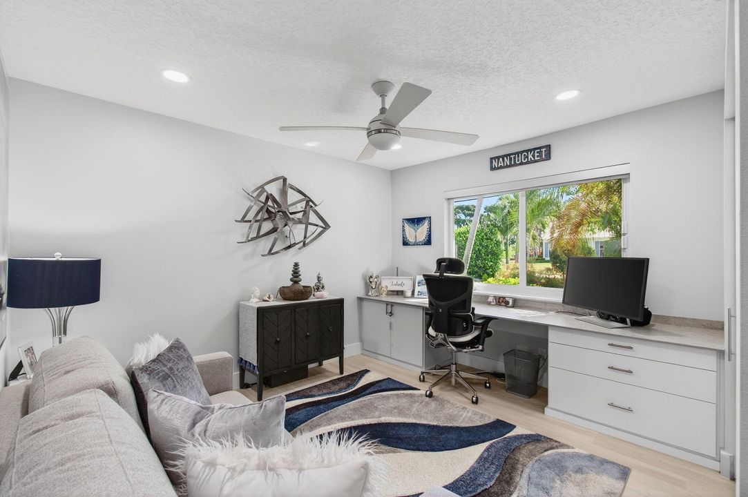 合同活跃: $1,875,000 (3 贝兹, 2 浴室, 1944 平方英尺)