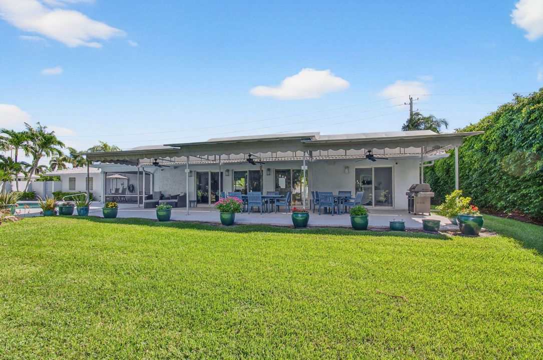 合同活跃: $1,875,000 (3 贝兹, 2 浴室, 1944 平方英尺)