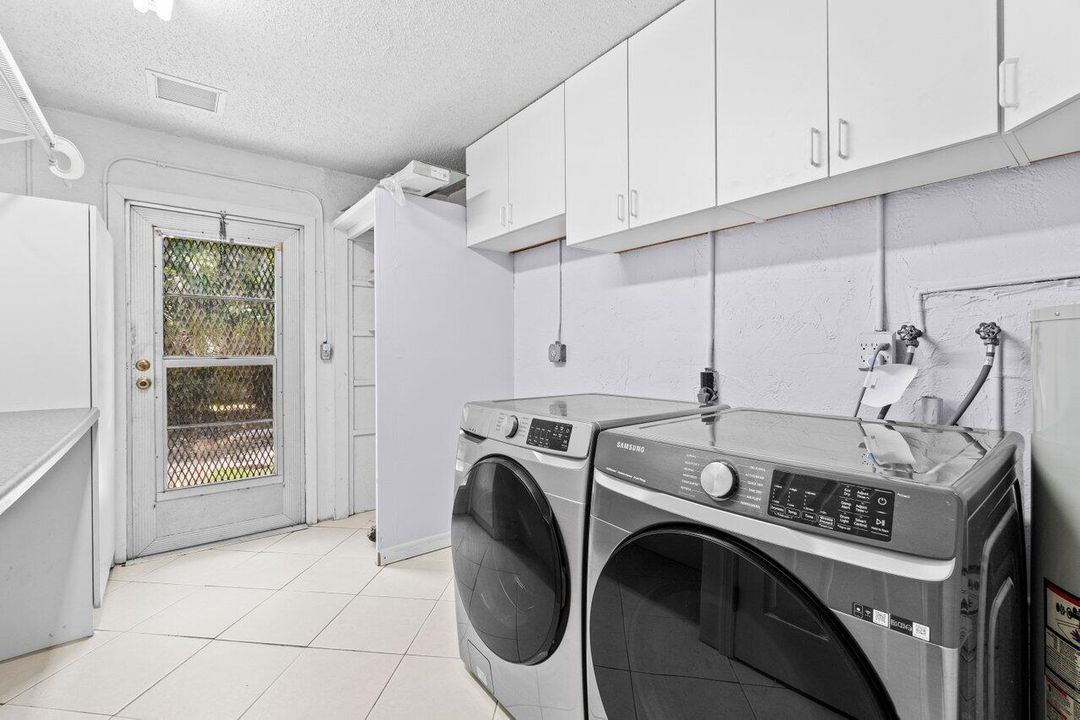 For Sale: $535,000 (3 beds, 2 baths, 1754 Square Feet)