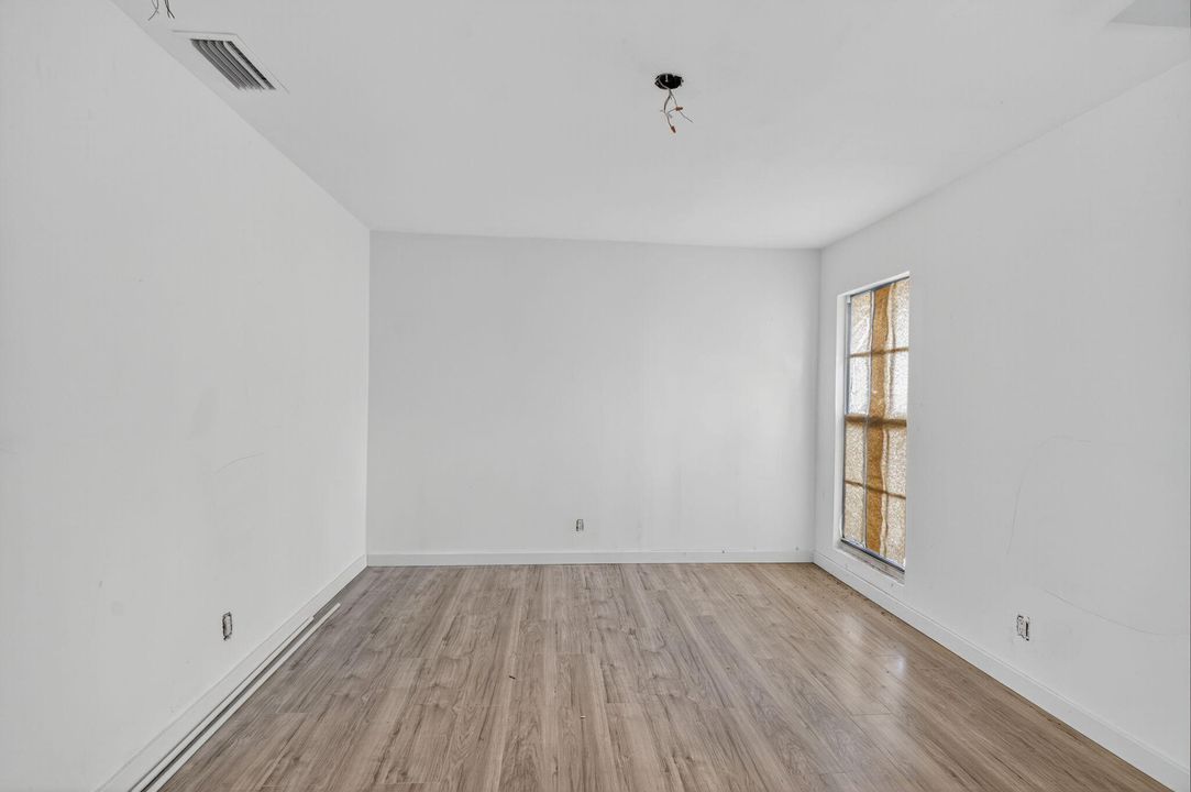 For Sale: $485,000 (3 beds, 1 baths, 1641 Square Feet)