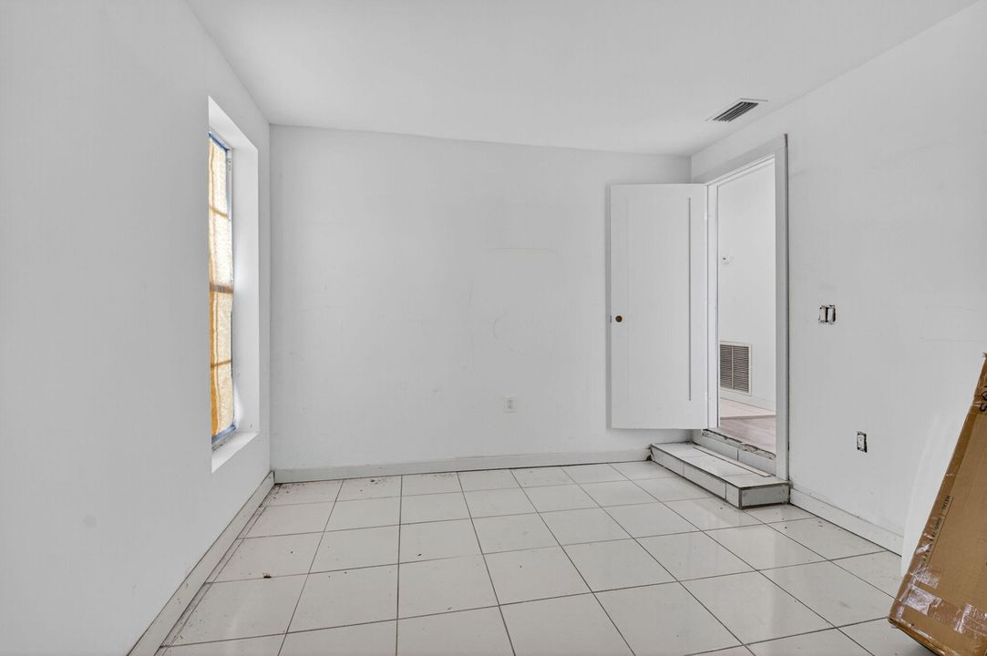 For Sale: $485,000 (3 beds, 1 baths, 1641 Square Feet)