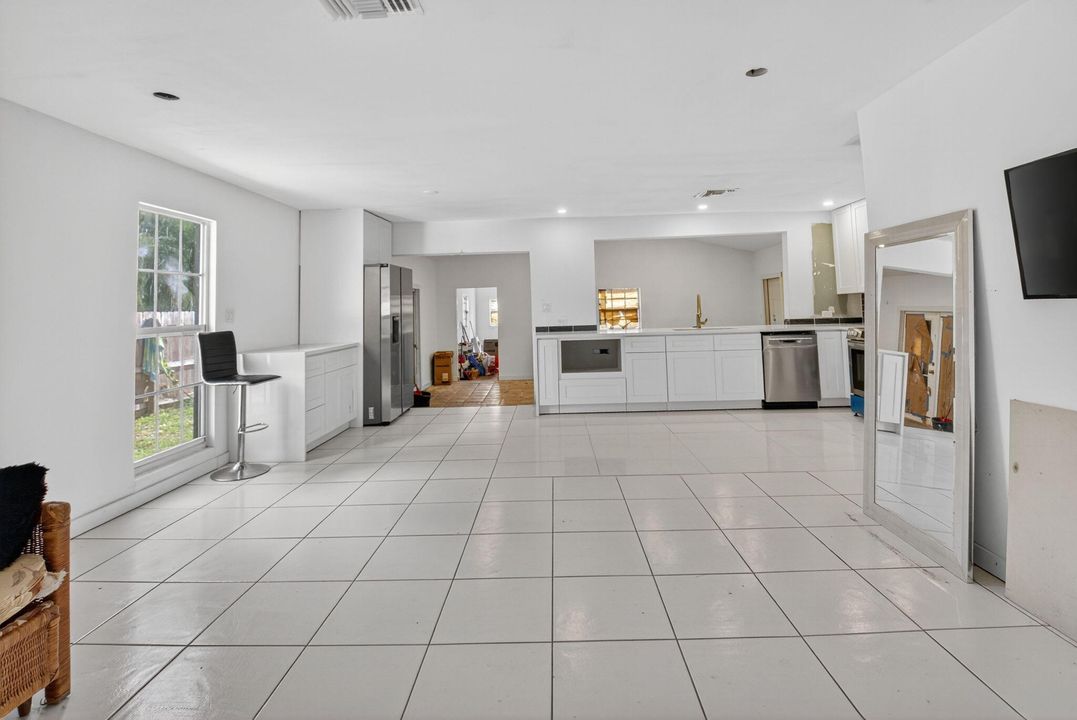 For Sale: $485,000 (3 beds, 1 baths, 1641 Square Feet)