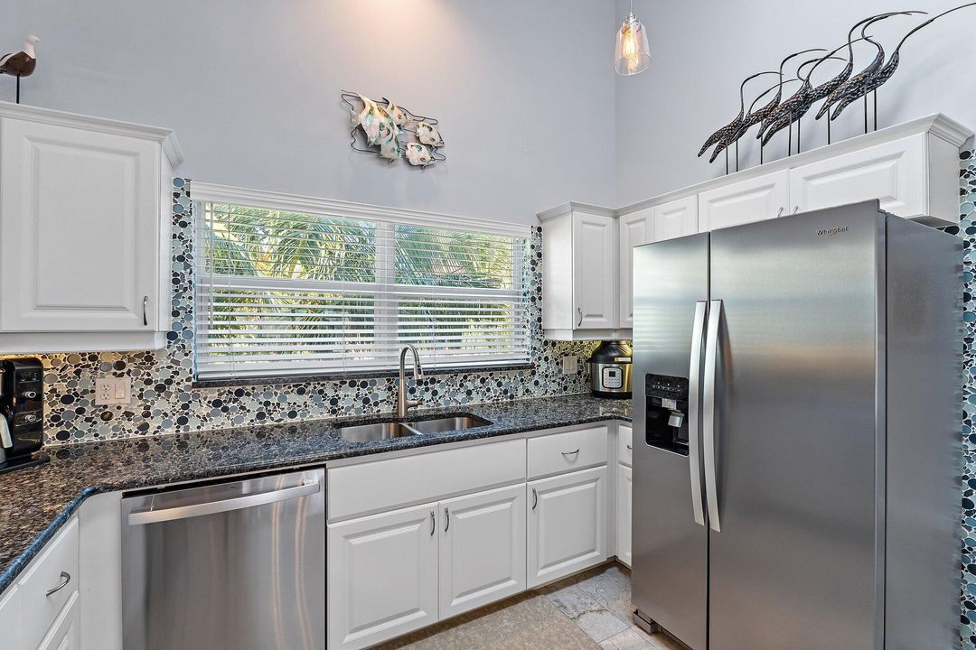 For Sale: $1,299,000 (4 beds, 3 baths, 2200 Square Feet)