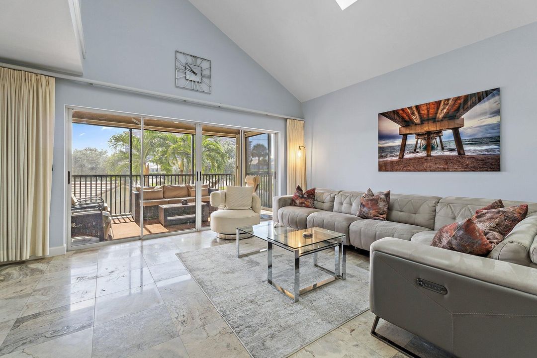 For Sale: $1,299,000 (4 beds, 3 baths, 2200 Square Feet)