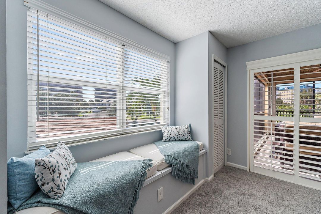 For Sale: $1,299,000 (4 beds, 3 baths, 2200 Square Feet)