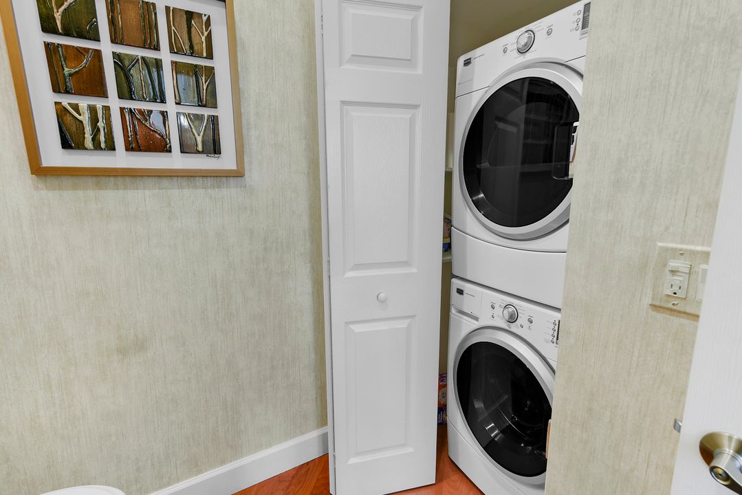 Activo con contrato: $649,000 (3 camas, 2 baños, 1894 Pies cuadrados)