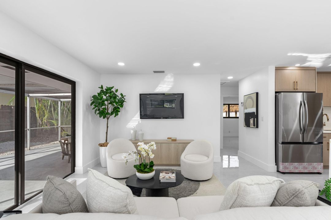 合同活跃: $775,000 (3 贝兹, 2 浴室, 1468 平方英尺)