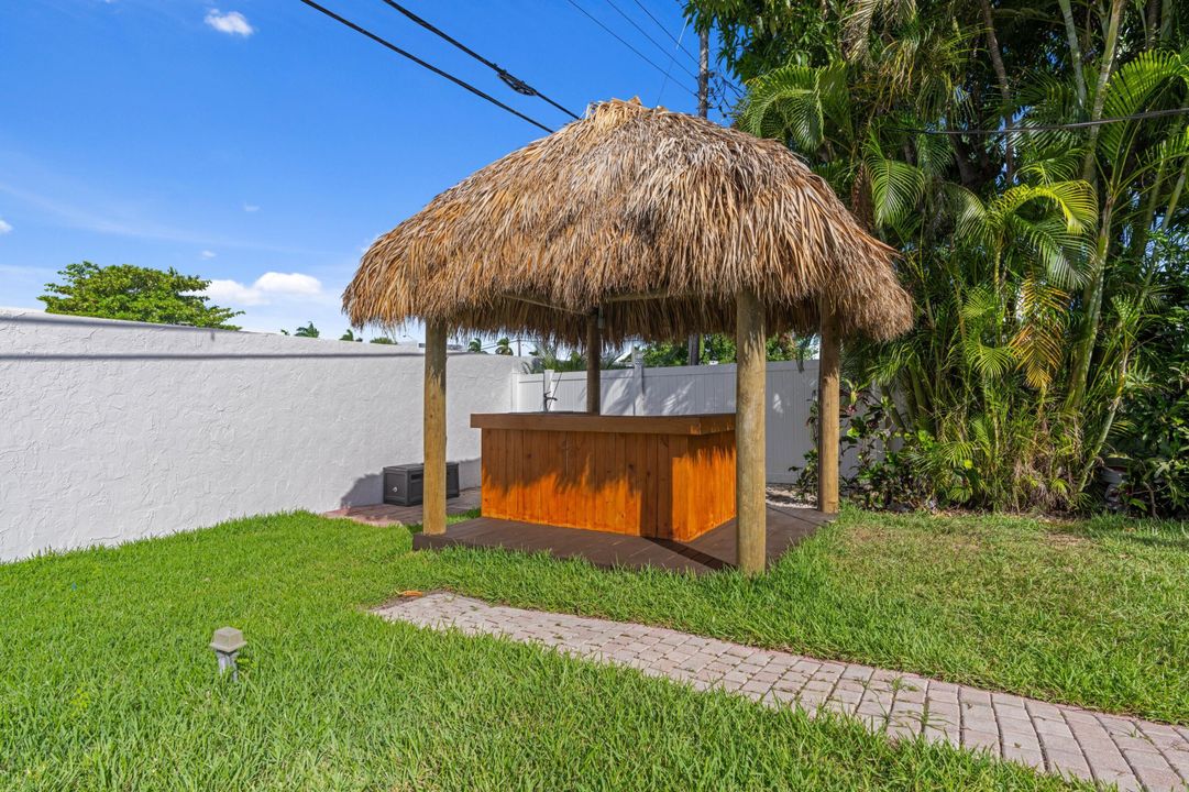 合同活跃: $775,000 (3 贝兹, 2 浴室, 1468 平方英尺)