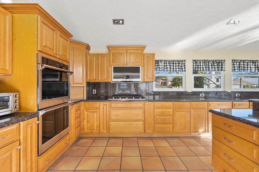 待售: $950,000 (4 贝兹, 3 浴室, 2999 平方英尺)