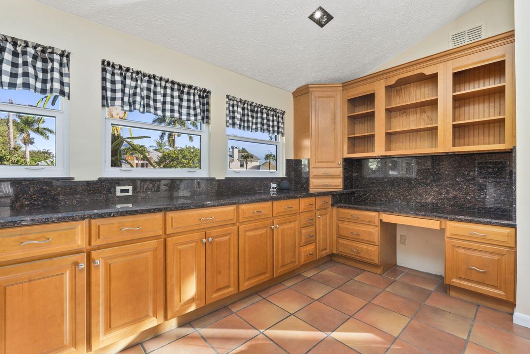 待售: $950,000 (4 贝兹, 3 浴室, 2999 平方英尺)