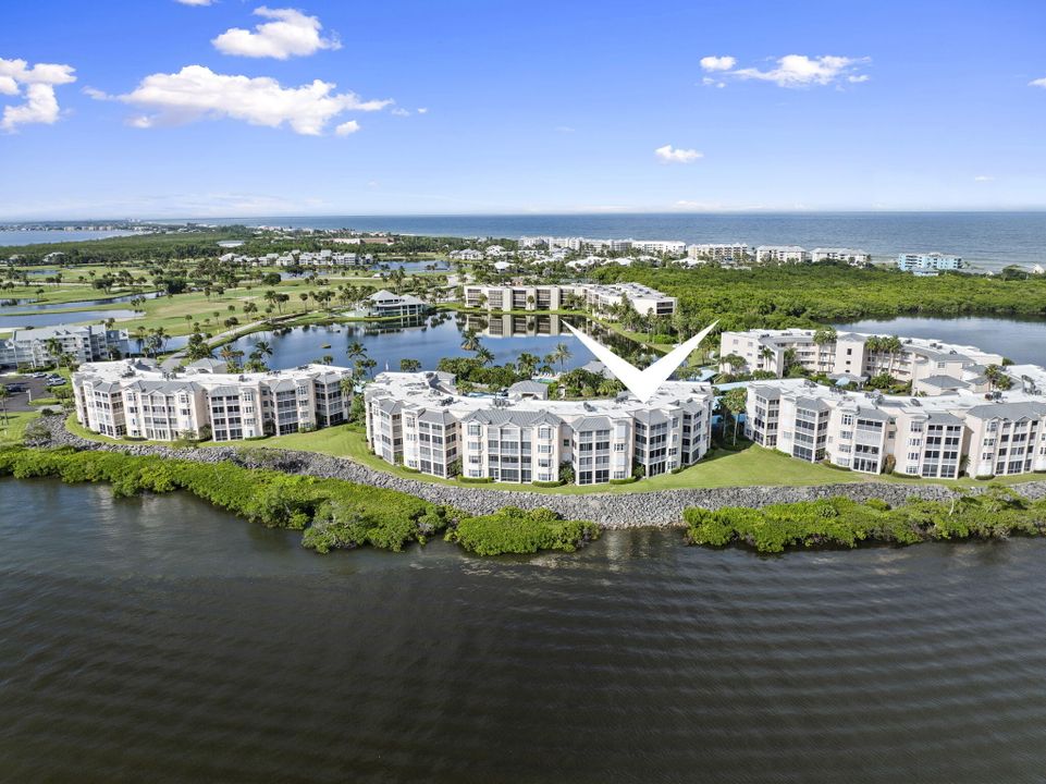 For Sale: $629,900 (2 beds, 2 baths, 1204 Square Feet)