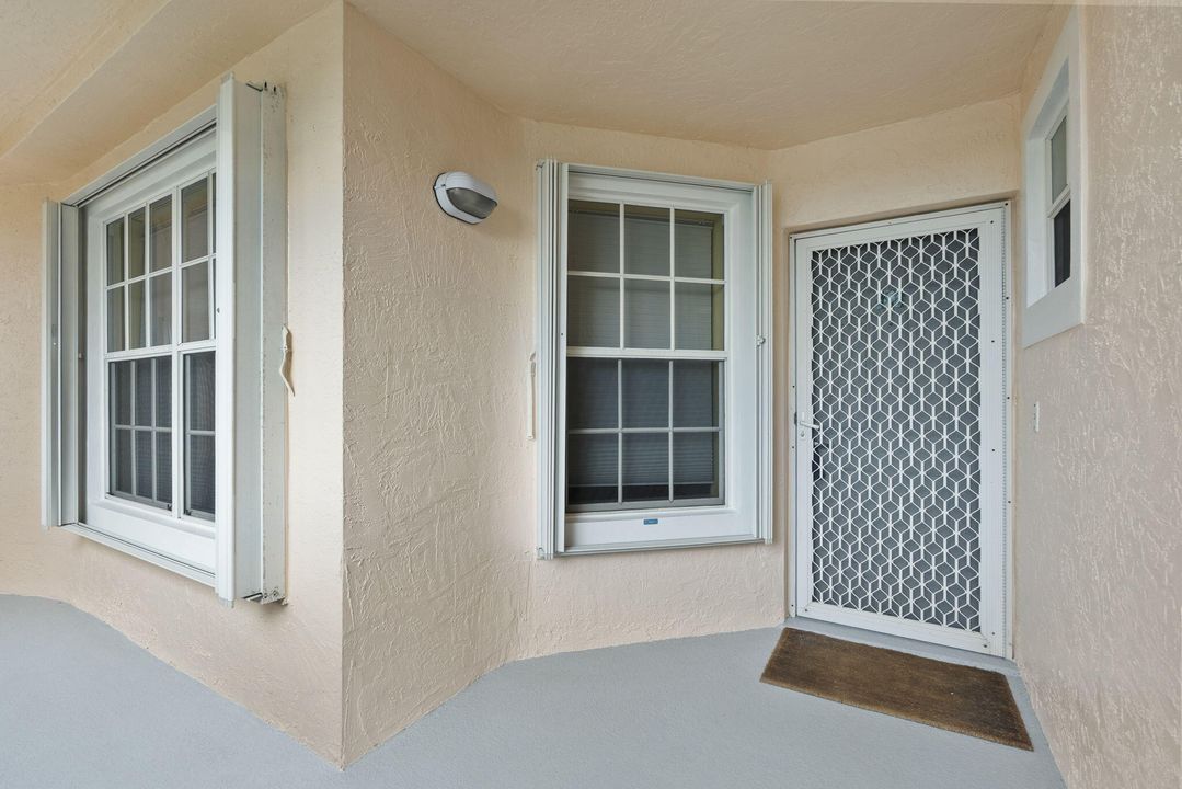 For Sale: $629,900 (2 beds, 2 baths, 1204 Square Feet)