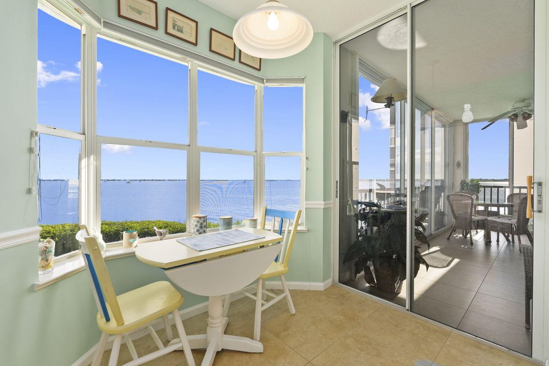 For Sale: $629,900 (2 beds, 2 baths, 1204 Square Feet)