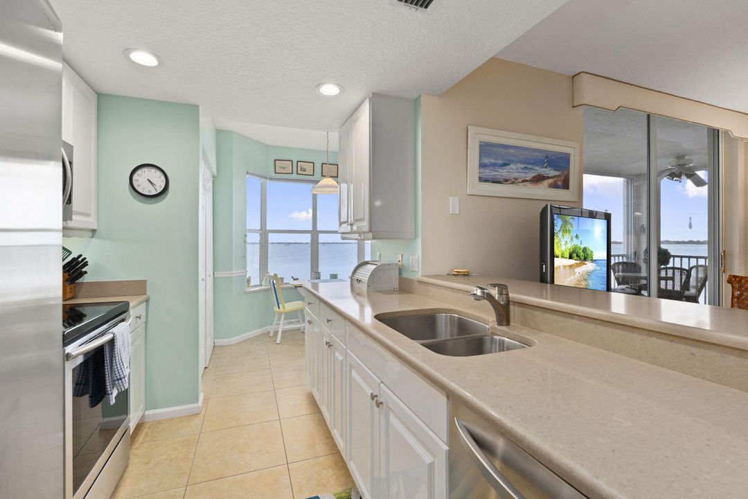 For Sale: $629,900 (2 beds, 2 baths, 1204 Square Feet)