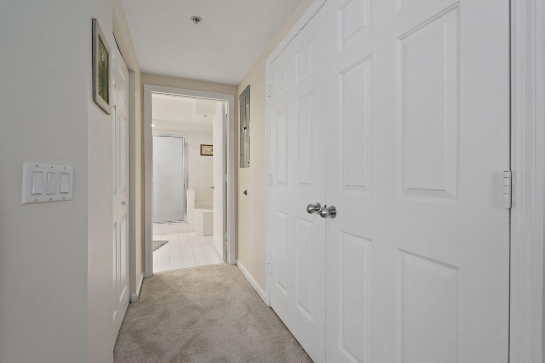 For Sale: $629,900 (2 beds, 2 baths, 1204 Square Feet)