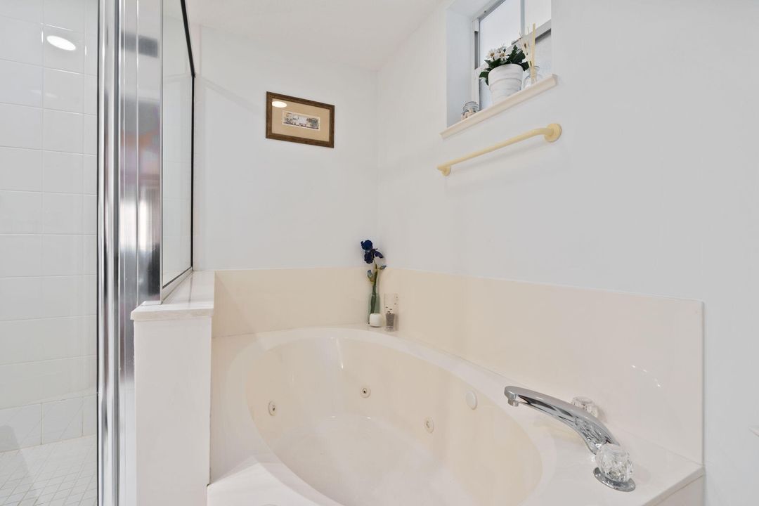 For Sale: $629,900 (2 beds, 2 baths, 1204 Square Feet)
